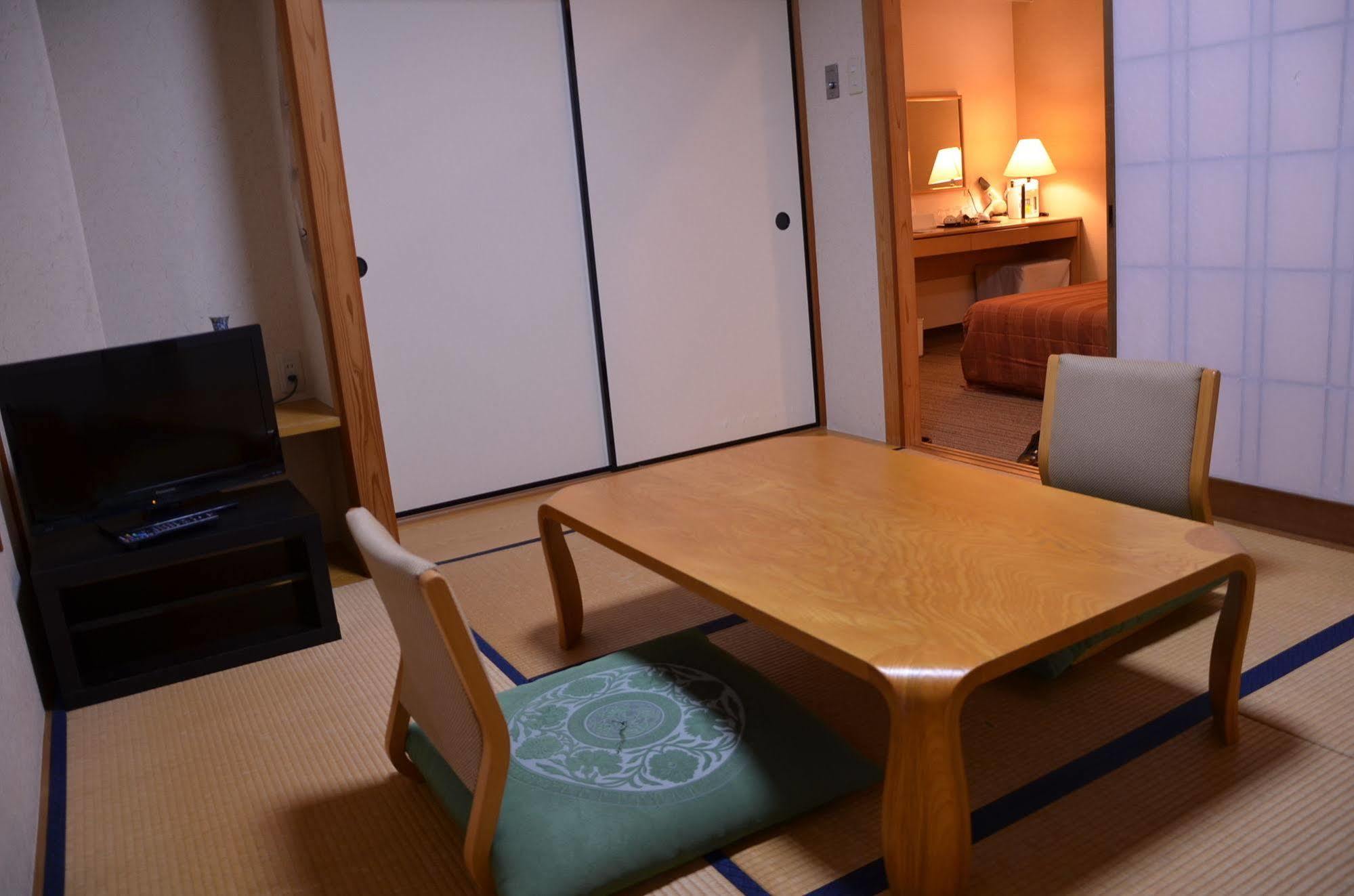 Hikone Biwako Hotel Esterno foto